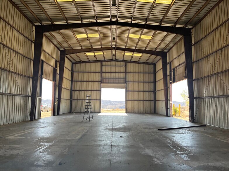 More Photos Of 11910 E Iron King Rd, Humboldt Warehouse For Lease