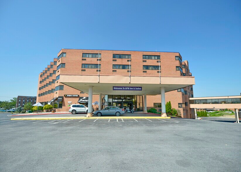 More Photos Of 431 Dual Hwy, Hagerstown Hotel For Sale