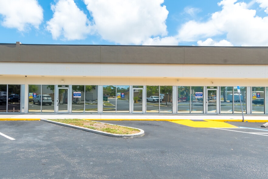More Photos Of 1949 Northgate Blvd, Sarasota Storefront For Lease
