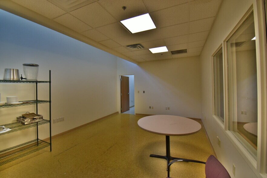 More Photos Of Mediplex Of Concord, Concord Rehabilitation Center For Lease