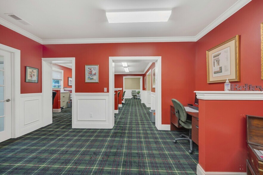 More Photos Of 47 E Main St, Ramsey Office Residential For Lease