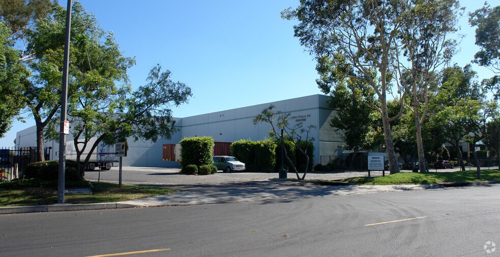 More Photos Of 860 Sandhill Ave, Carson Warehouse For Lease