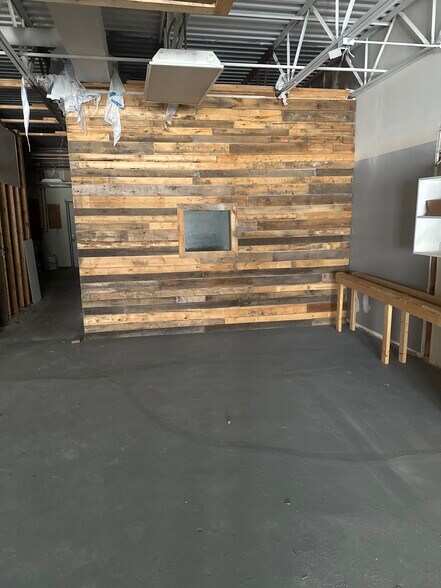 More Photos Of 1145-1157 Pearl Rd, Brunswick General Retail For Lease