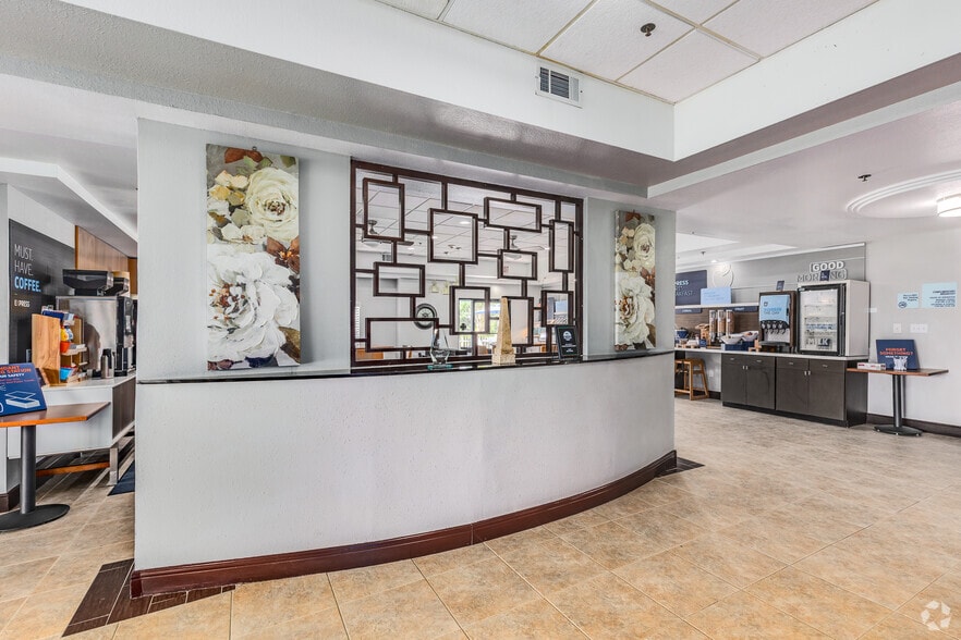 More Photos Of 1810 S Highway 27, Clermont Hotel For Sale