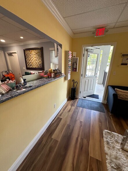 More Photos Of 1000 Tamiami Trl N, Naples Medical For Lease
