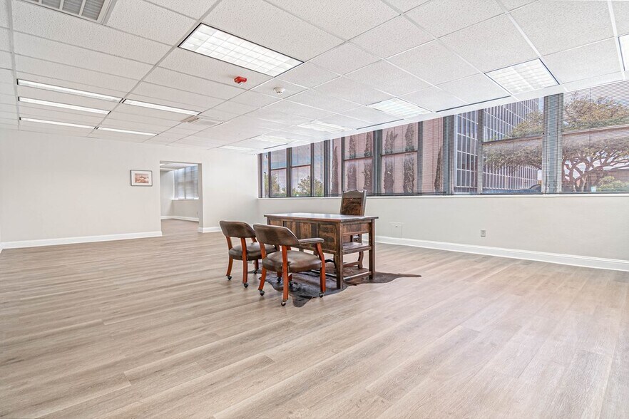 More Photos Of 200 W Illinois Ave, Midland Office For Sale