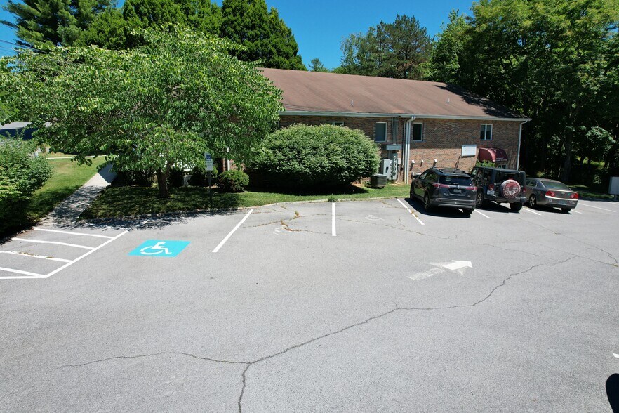 More Photos Of 1046 Terrace Dr, Marion Flex For Sale