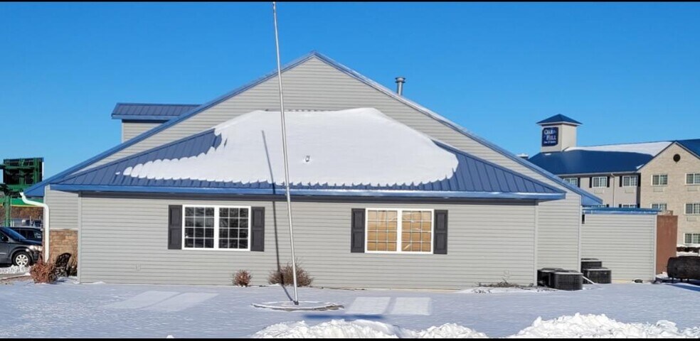 More Photos Of 1703 Oak St, Canton General Retail For Sale