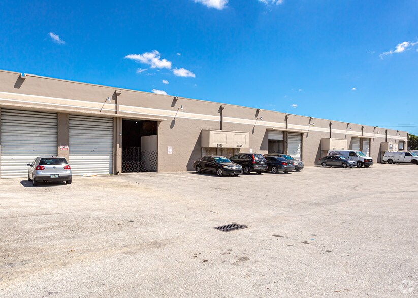 More Photos Of 8505-8659 NW 68th St, Miami Warehouse For Lease