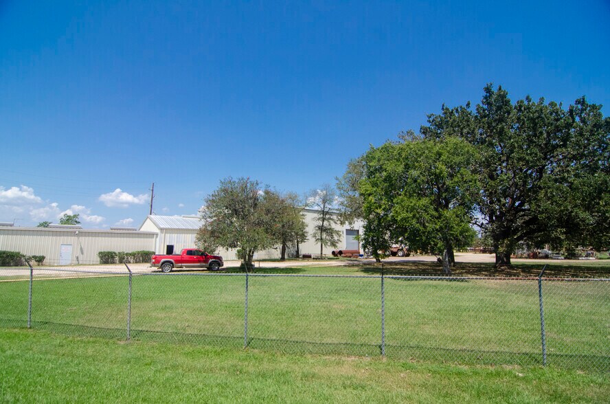 More Photos Of 7971 FM 359 Rd, Fulshear Manufacturing For Sale