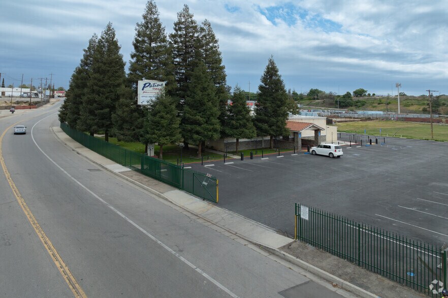 More Photos Of 425 30th St, Bakersfield Lodge Meeting Hall For Sale