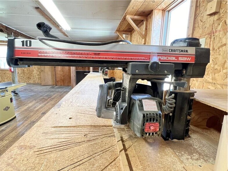 More Photos Of 219 W 11th St N, Newton Office For Sale