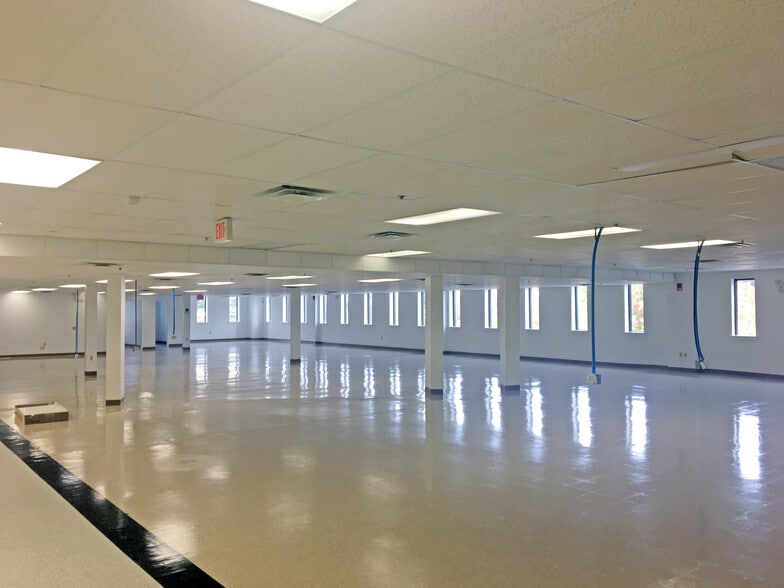 More Photos Of 1 Wall St, Hudson Unknown For Lease