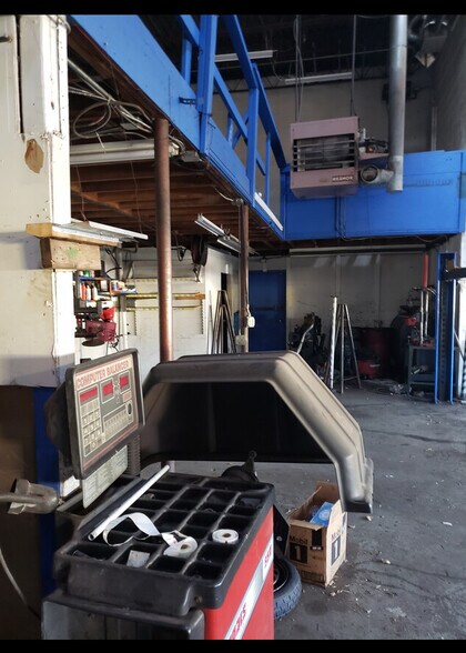 More Photos Of 759 N Country Rd, Rocky Point Auto Repair For Sale