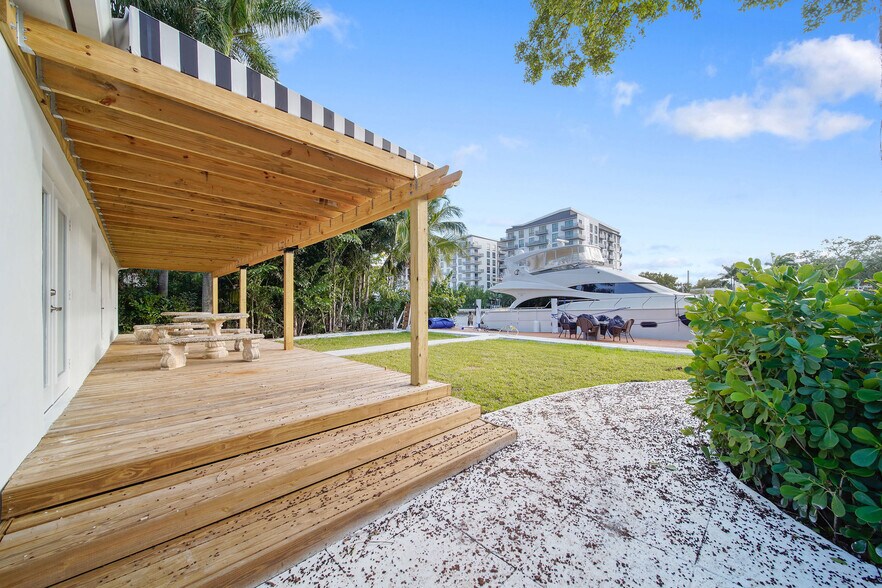 More Photos Of 1110 NW North River Dr, Miami Specialty For Sale