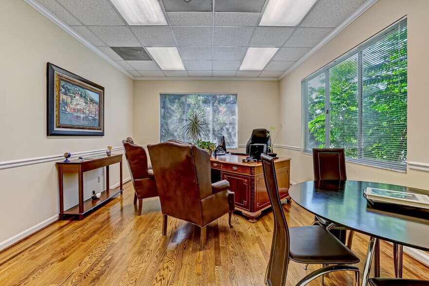 More Photos Of 5233 San Jose Blvd, Jacksonville Office Residential For Lease