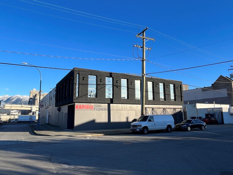 More Photos Of 1201 Franklin St, Vancouver Showroom For Lease