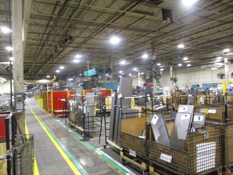 More Photos Of 2800 Estes St, Norton Shores Manufacturing For Sale