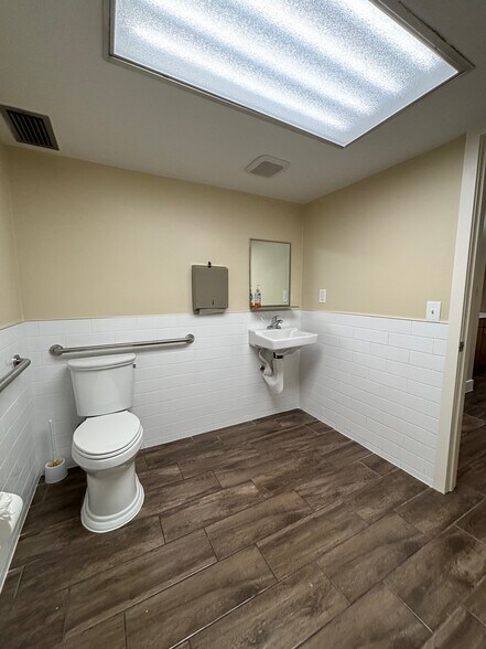 More Photos Of 331 N Maitland Ave, Maitland Medical For Lease