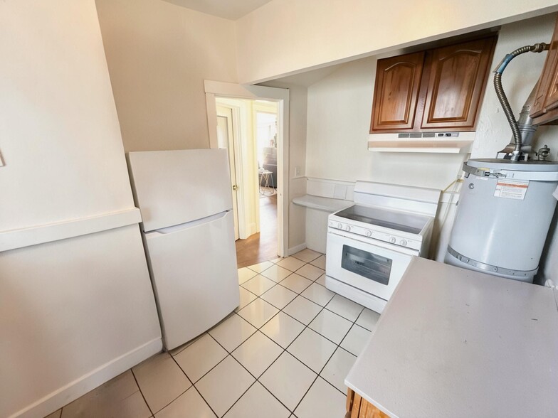 More Photos Of 3040 E 19th St, Oakland Apartments For Sale