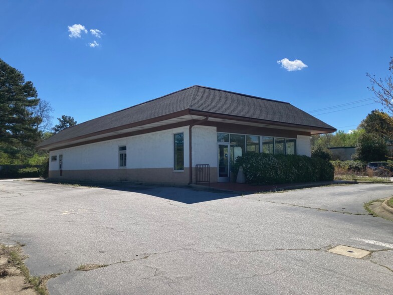 Primary Photo Of 701 Main St, Scotland Neck Fast Food For Lease