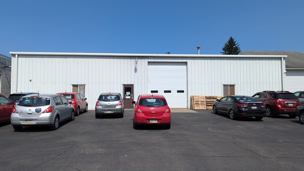More Photos Of 205 Fleming St, Williamsport Self Storage For Lease
