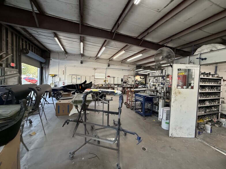 More Photos Of 5508 Benchmark Ln, Sanford Warehouse For Sale
