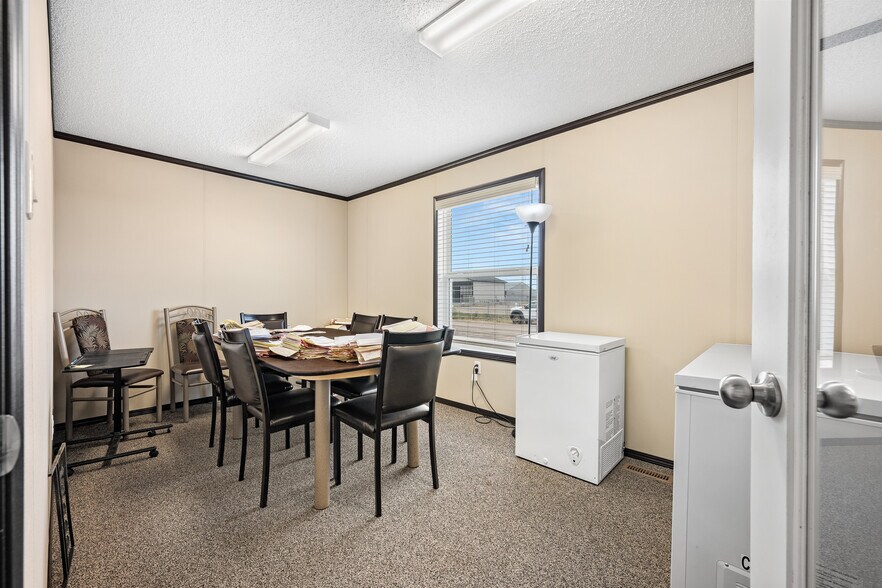 More Photos Of 3807 9th St, Lloydminster Warehouse For Sale