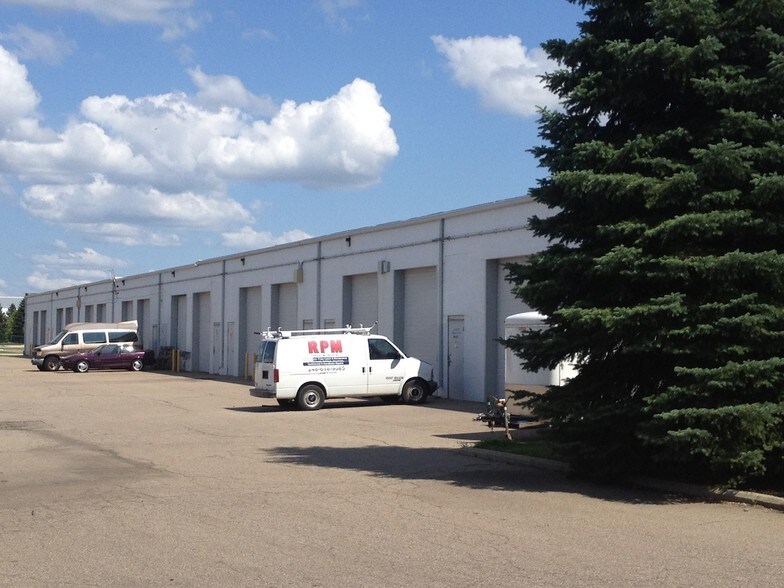 More Photos Of 6650 Highland Rd, Waterford Light Distribution For Lease