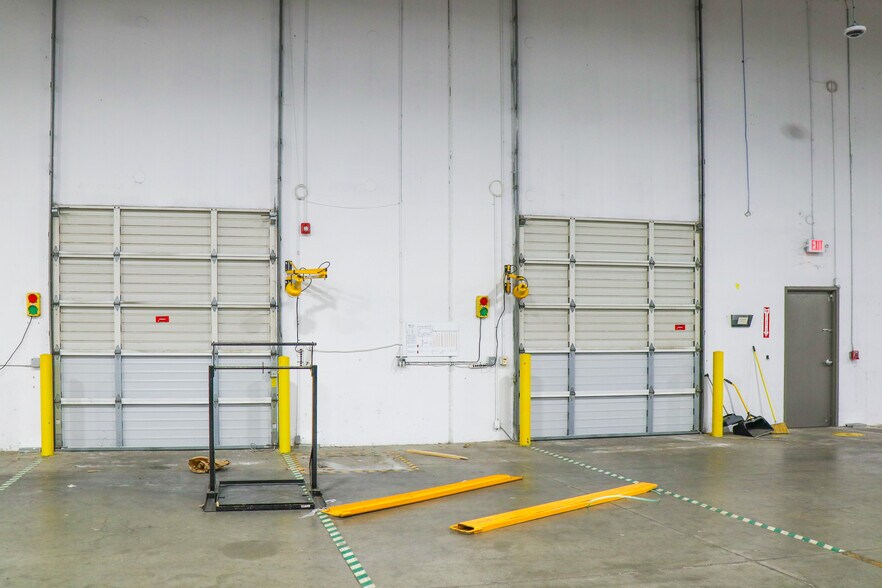 More Photos Of 2000 Northfield Ct, Roswell Distribution For Lease