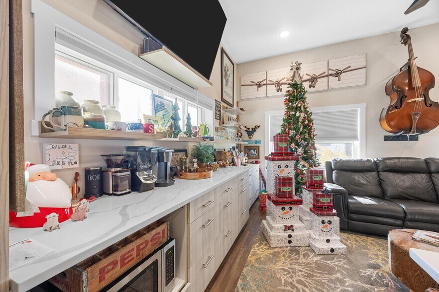 More Photos Of 116 W 5th St, Tipton Research And Development For Sale