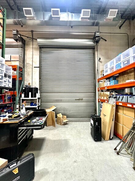 More Photos Of 1061 E Elizabeth Ave, Linden Warehouse For Lease