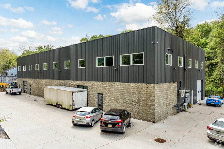 Primary Photo Of 528 Camp Horne Rd, Pittsburgh Warehouse For Lease