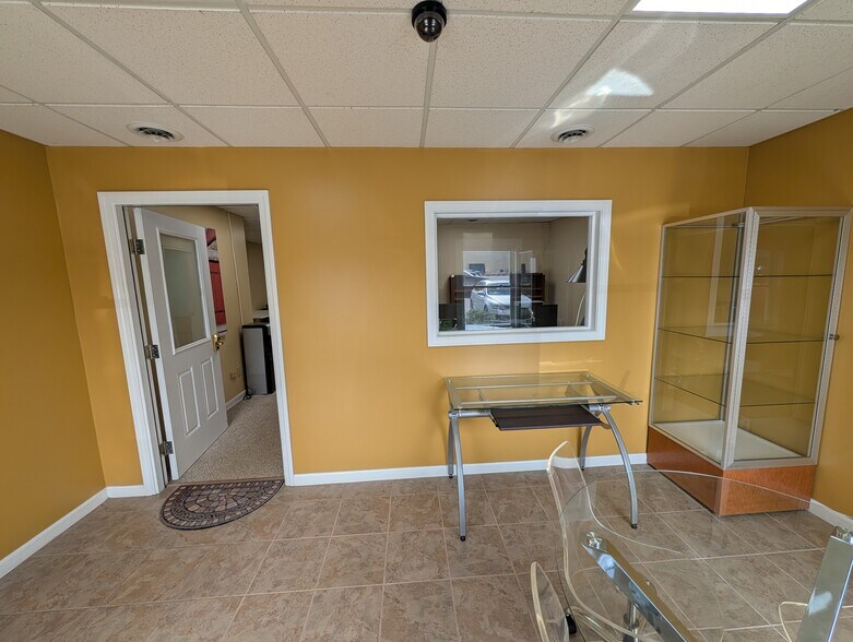 More Photos Of 42 Dover Point Rd, Dover Office For Lease