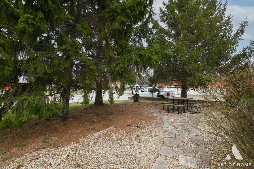 More Photos Of 1021 Maryland Ave, Dolton Manufacturing For Sale