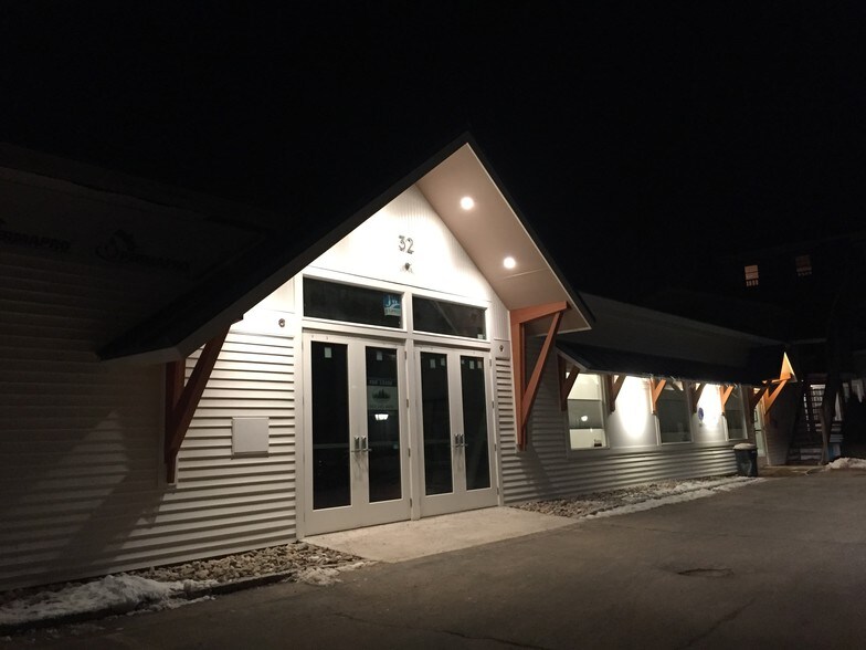 More Photos Of 32 Wall St, Madison General Retail For Lease