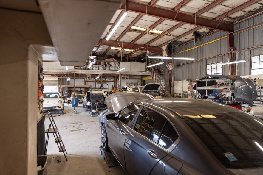 More Photos Of 1320 Lake Bradford Rd, Tallahassee Service For Sale