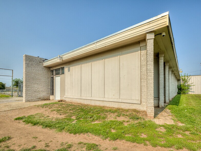 More Photos Of 901 N Virginia Ave, Oklahoma City Manufacturing For Lease