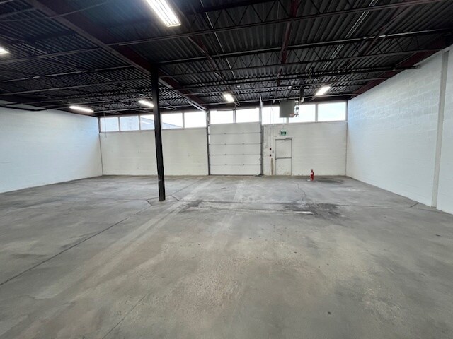 More Photos Of 161 Bartley Dr, Toronto Manufacturing For Lease