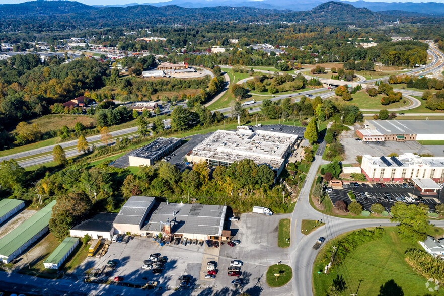 More Photos Of 201 Sugarloaf Rd, Hendersonville Hotel For Sale