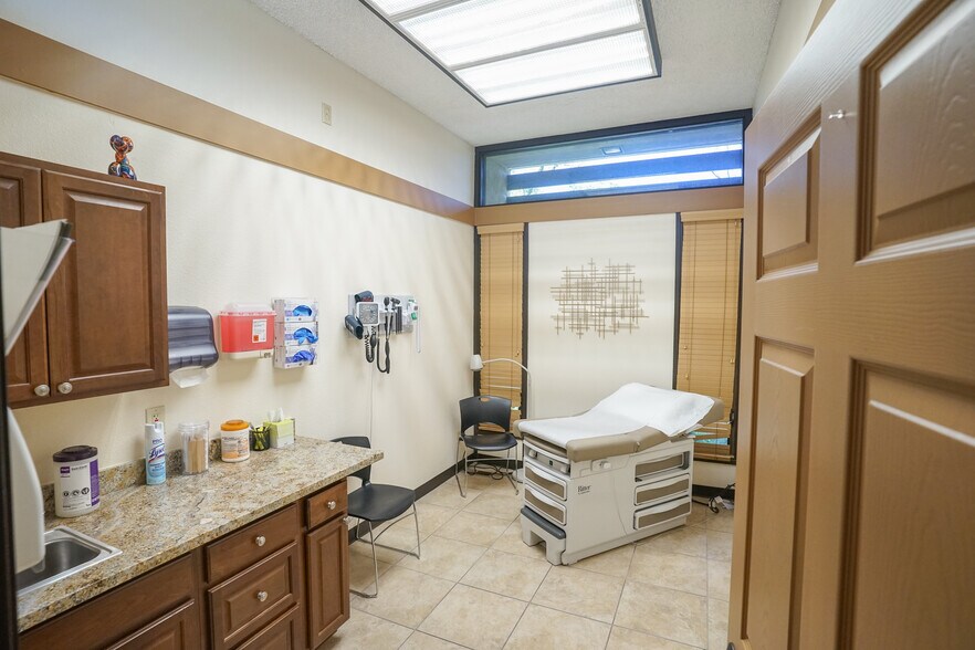 More Photos Of 1060-1080 Delbon Ave, Turlock Medical For Sale
