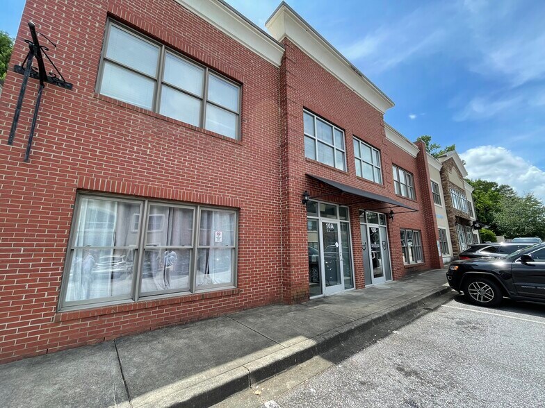 More Photos Of 955 W Wade Hampton Blvd, Greer Office For Lease