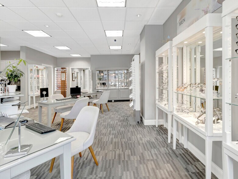 More Photos Of 1-5 N Main St, Mansfield Storefront Retail Residential For Lease