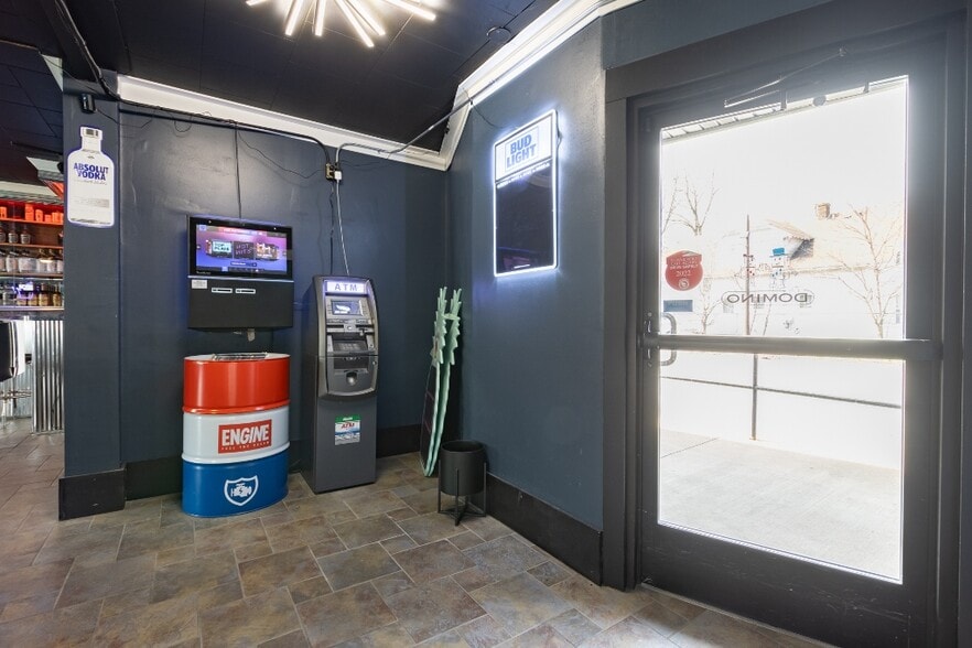 More Photos Of 740 Washington St, Wausau Bar For Sale