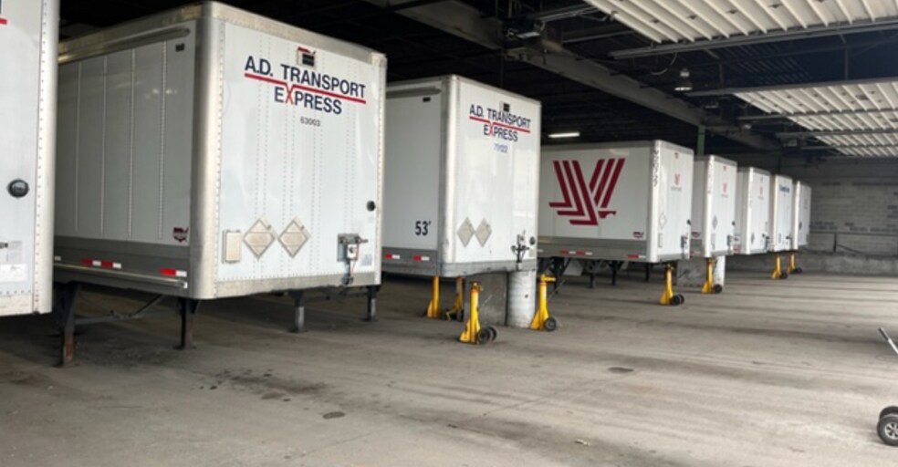 More Photos Of 1605 Fieldhouse ave, Elkhart Warehouse For Lease