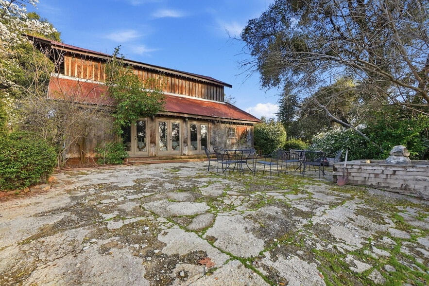 More Photos Of 21645 Parrotts Ferry Rd, Sonora Specialty For Sale