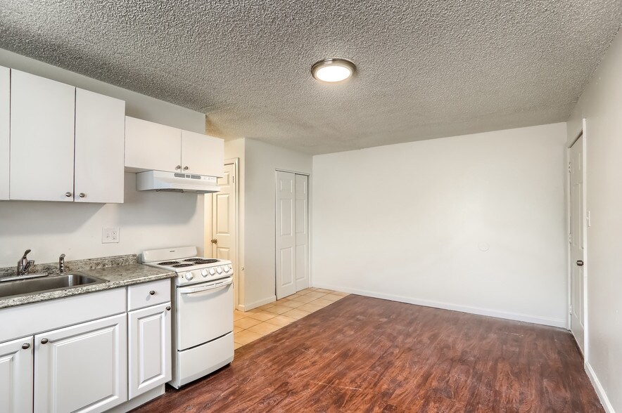 More Photos Of 1610 Boston St, Aurora Apartments For Sale