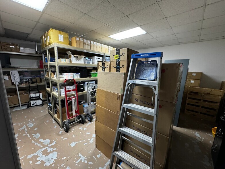 More Photos Of 3226 N Falkenburg Rd, Tampa Office For Sale