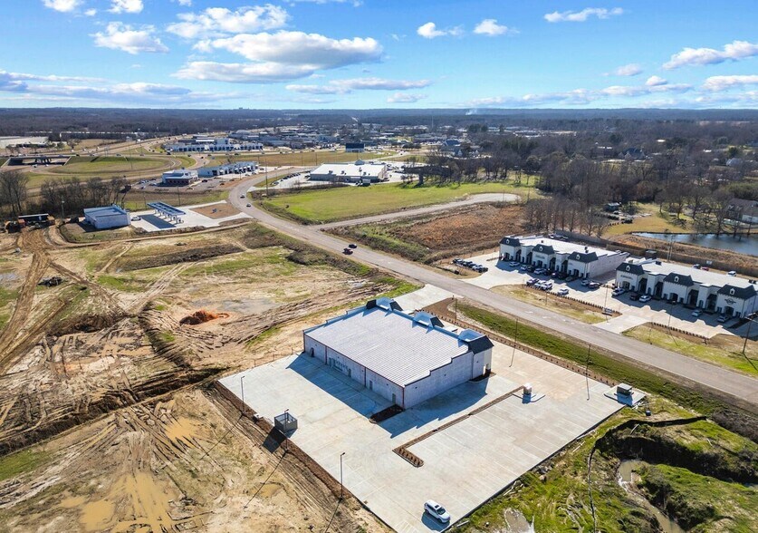 More Photos Of Calhoun Station Parkway, Gluckstadt Restaurant For Lease
