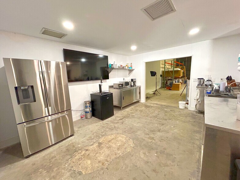 More Photos Of 130 Los Aguajes Ave, Santa Barbara Warehouse For Sale